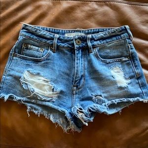 Bullhead High rise distressed jean shorts